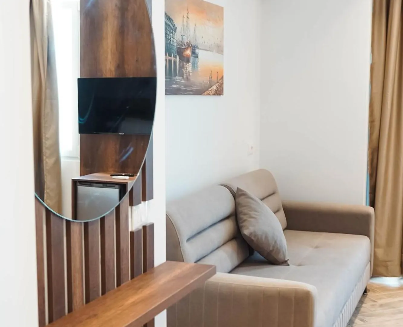 Marina Rooms Durres Bed & Breakfast
