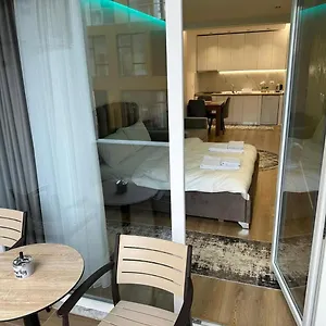 https://apt-luxury.hotels-in-tirana.com